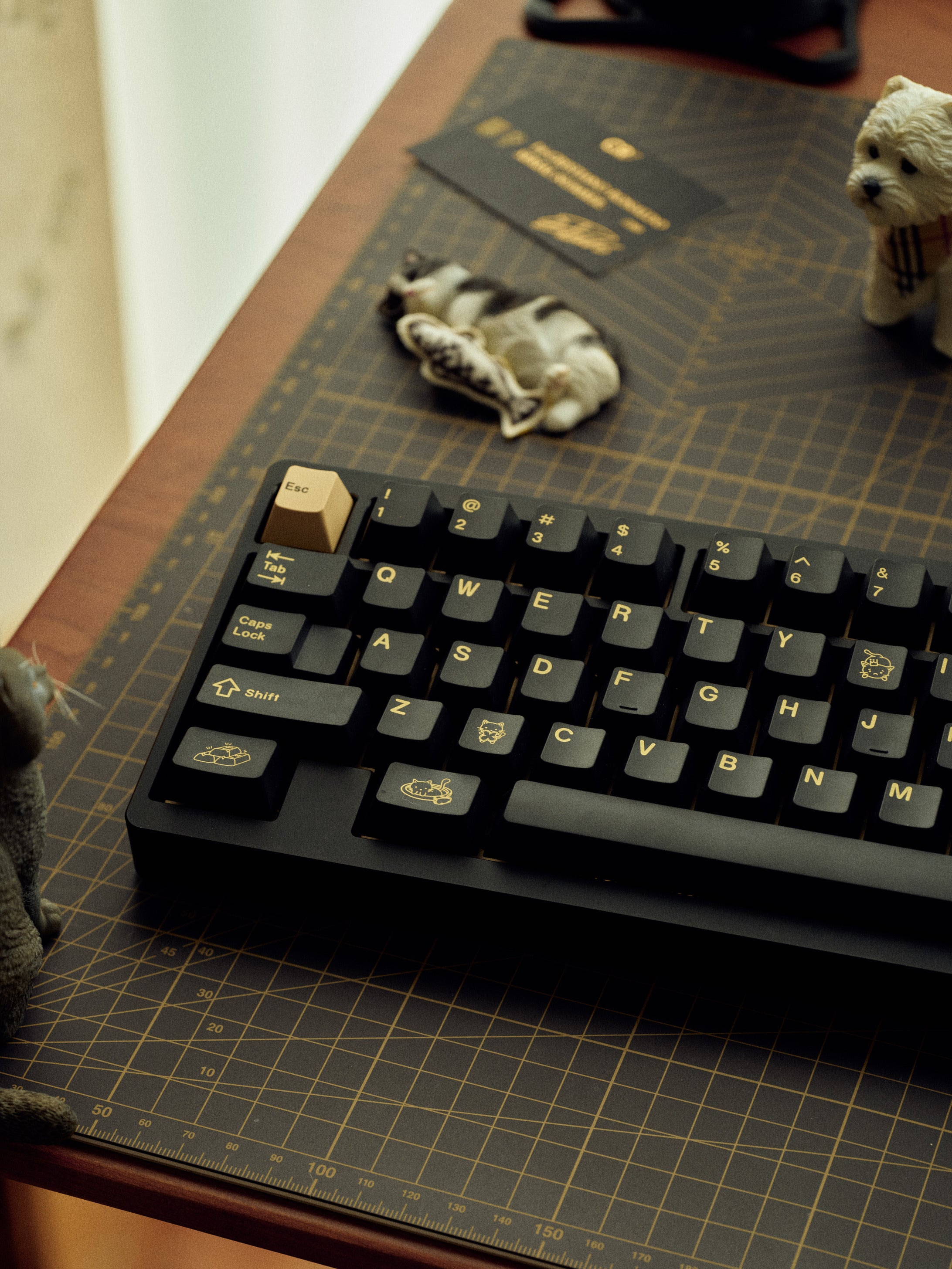 QQ Onyx Keycaps